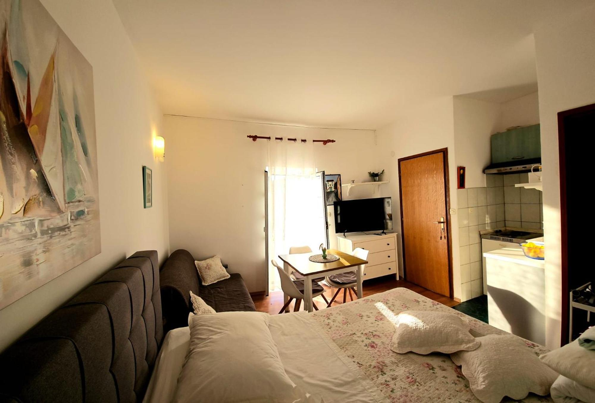 Viktorija Apartments Seget Vranjica Exterior photo