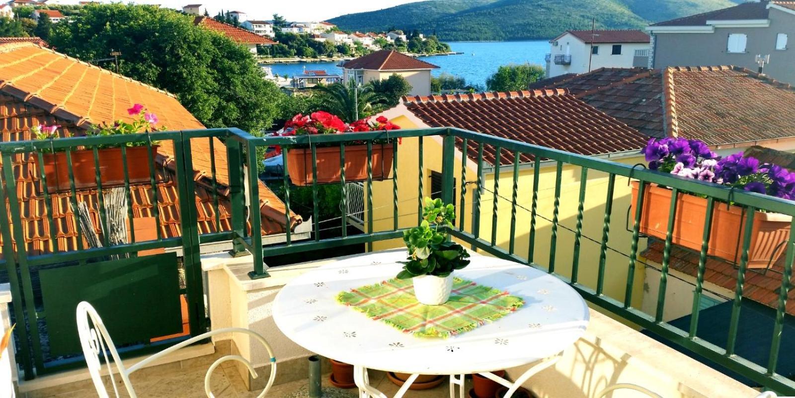 Viktorija Apartments Seget Vranjica Exterior photo